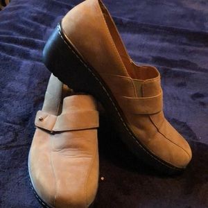 Comfy retro slip on shoes with heel